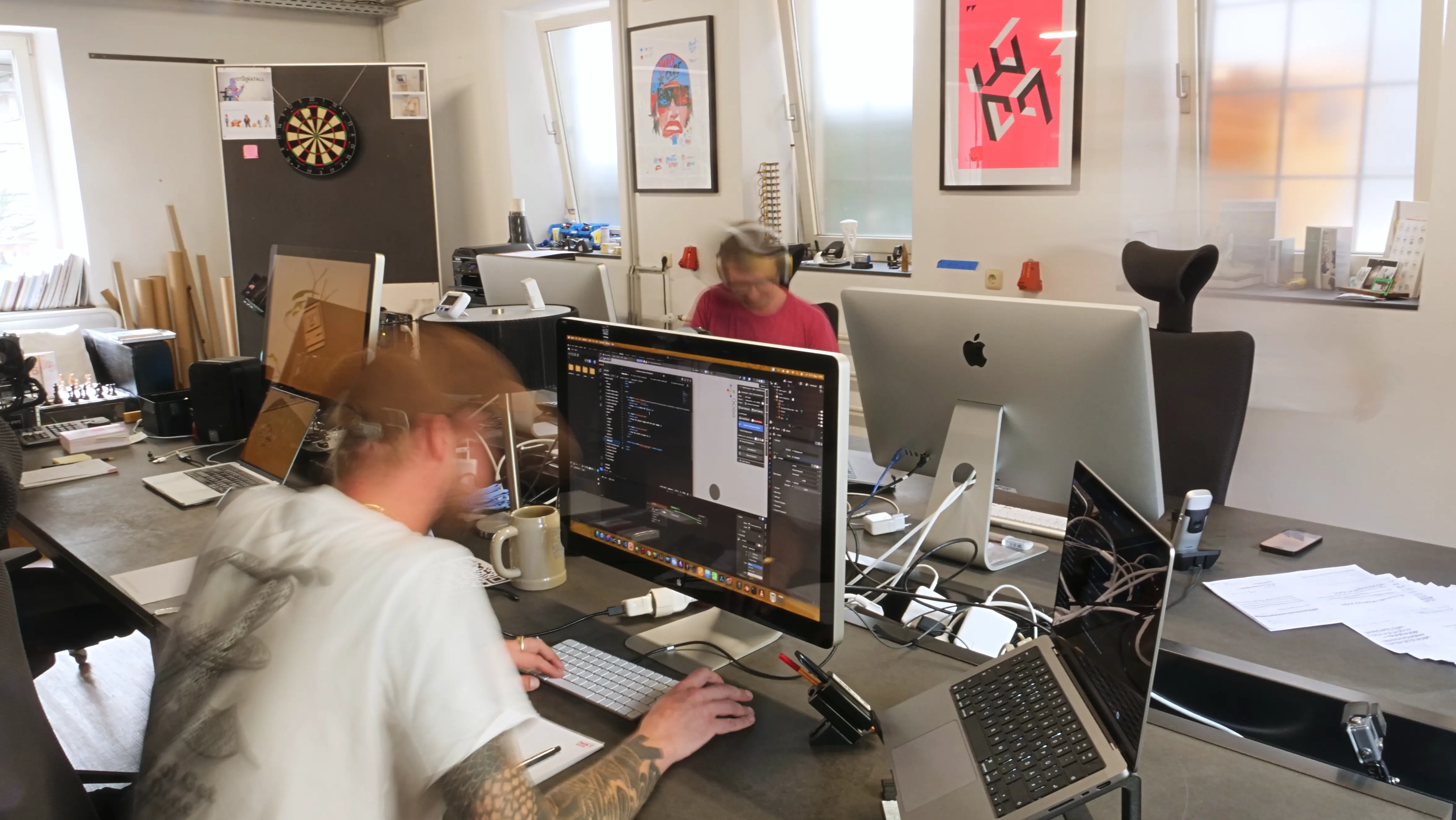 Arbeitsbereich im LAB BINÆR Büro