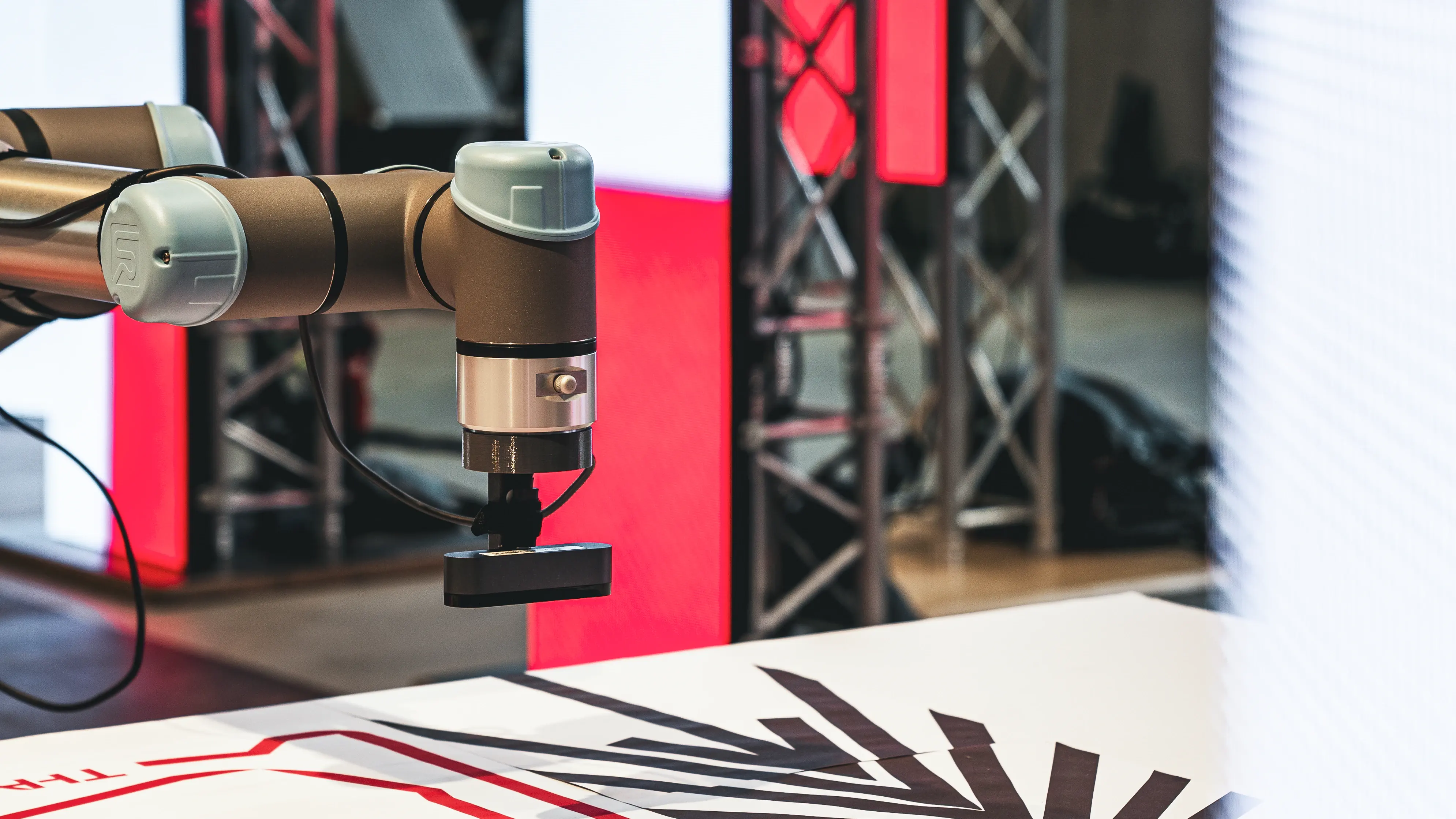 B-Bot robotic live visual installation